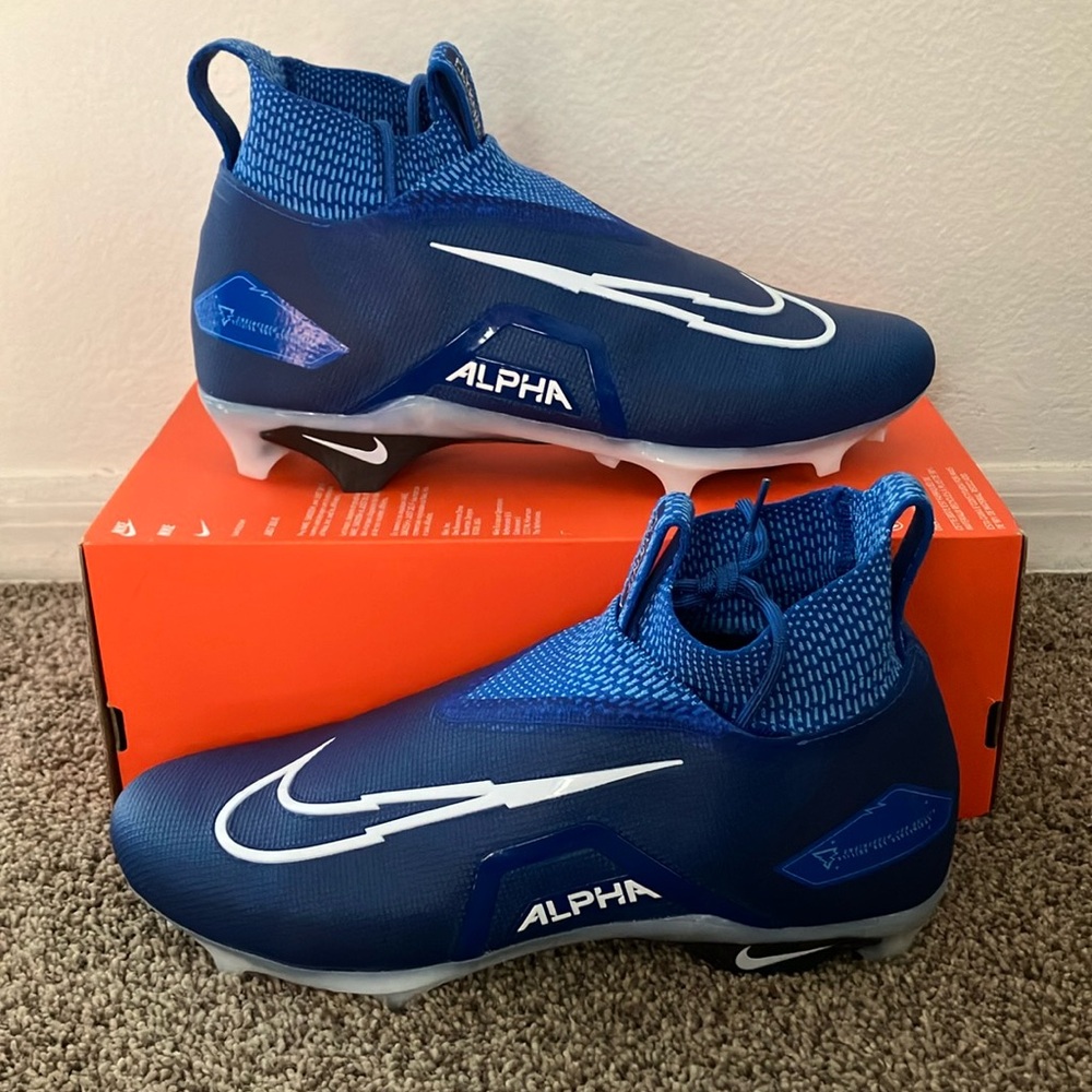 Nike Alpha Menace Elite 3 Football Cleats